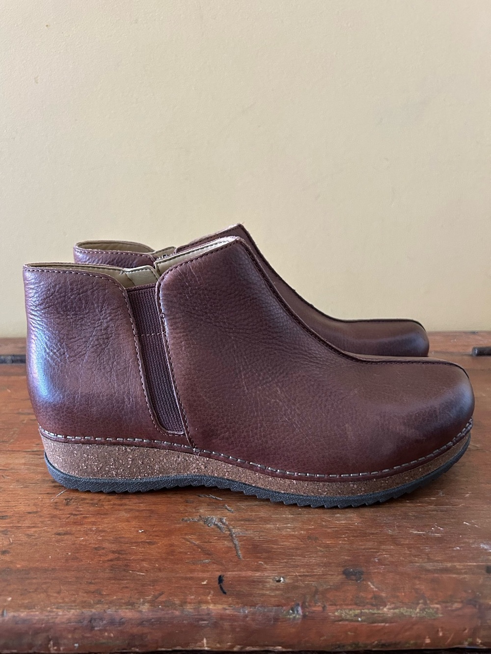 Dansko Makara Milled Waxed Leather Ankle Boots - Size 39 (8.5-9) - New